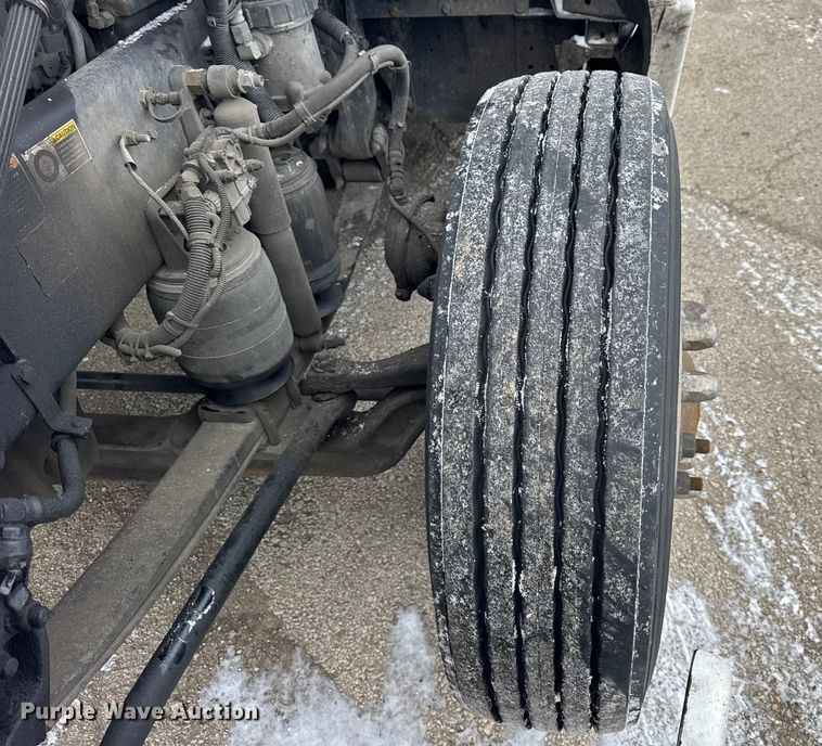 image for item YA1692 2016 Kenworth T660 semi truck