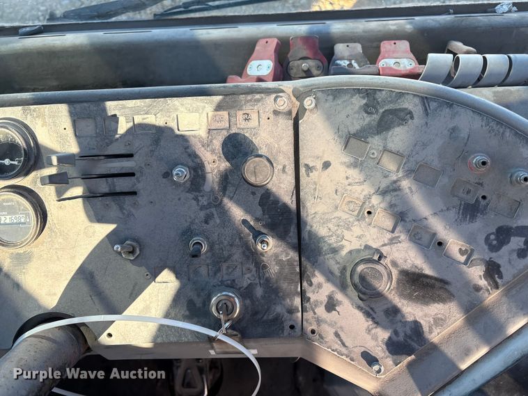 image for item YA1701 2008 Kalmar Ottawa yard truck