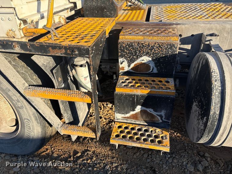 image for item YA1701 2008 Kalmar Ottawa yard truck