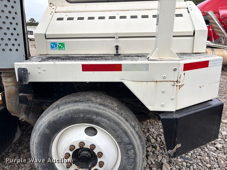 image for item YA1703 2006 Kalmar CYT 30 yard truck