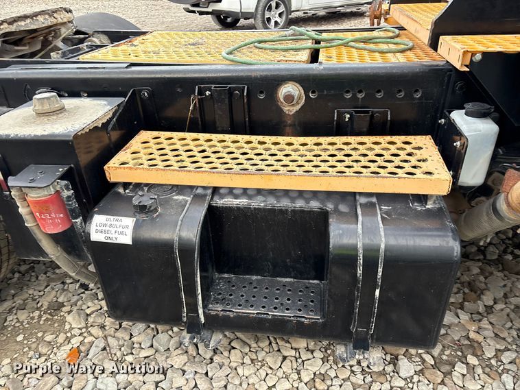 image for item YA1703 2006 Kalmar CYT 30 yard truck