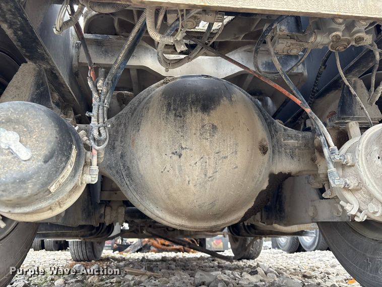 image for item YA1703 2006 Kalmar CYT 30 yard truck