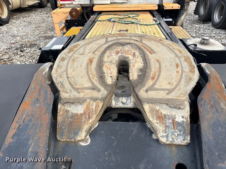 image for item YA1703 2006 Kalmar CYT 30 yard truck