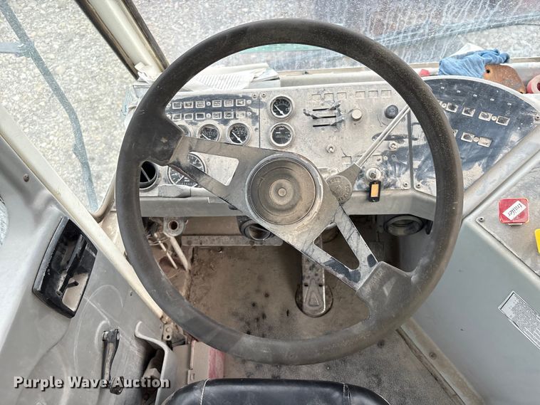 image for item YA1703 2006 Kalmar CYT 30 yard truck