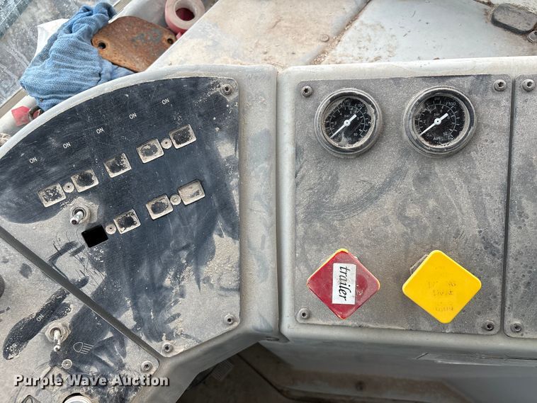 image for item YA1703 2006 Kalmar CYT 30 yard truck