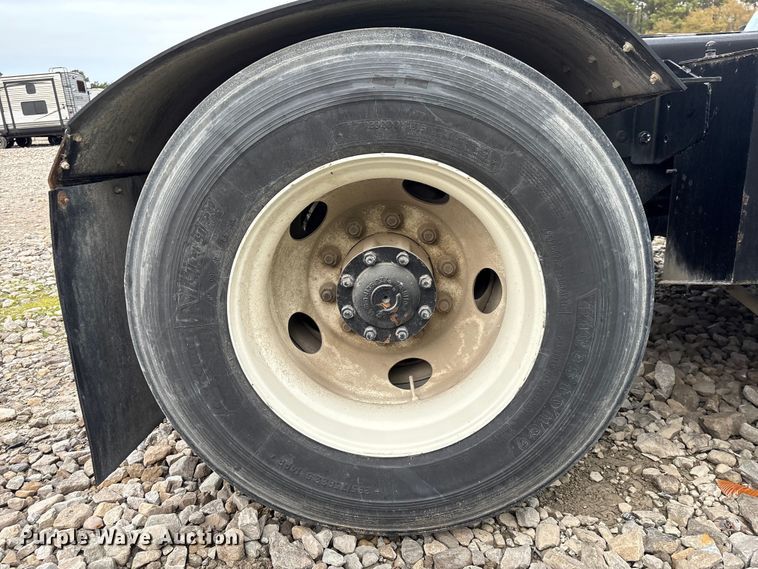 image for item YA1703 2006 Kalmar CYT 30 yard truck