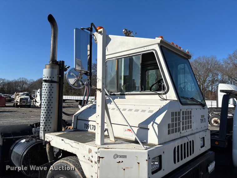 image for item YA1705 2005 Kalmar CYT 30 yard truck