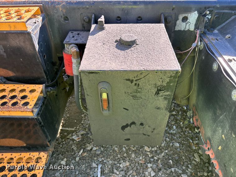 image for item YA1705 2005 Kalmar CYT 30 yard truck