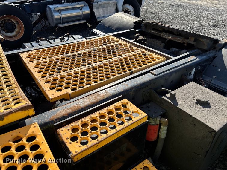 image for item YA1705 2005 Kalmar CYT 30 yard truck