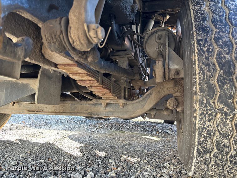 image for item YA1705 2005 Kalmar CYT 30 yard truck