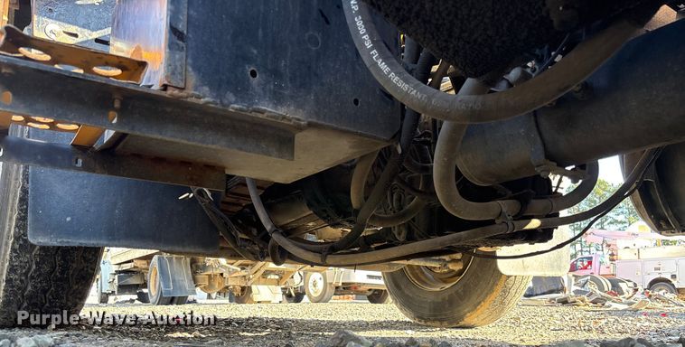 image for item YA1705 2005 Kalmar CYT 30 yard truck