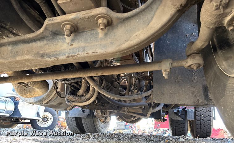 image for item YA1705 2005 Kalmar CYT 30 yard truck