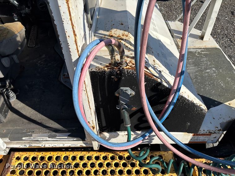 image for item YA1705 2005 Kalmar CYT 30 yard truck