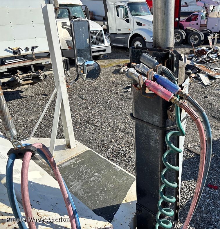 image for item YA1705 2005 Kalmar CYT 30 yard truck