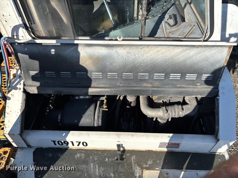 image for item YA1705 2005 Kalmar CYT 30 yard truck