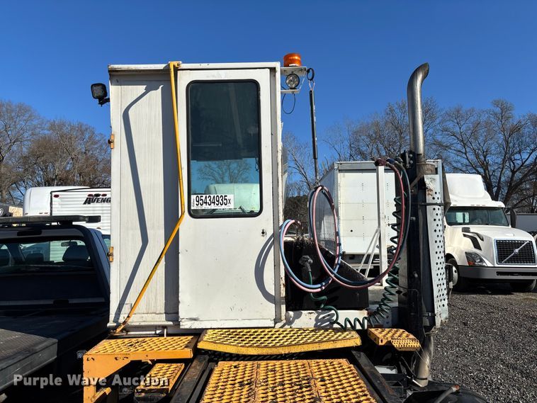 image for item YA1705 2005 Kalmar CYT 30 yard truck