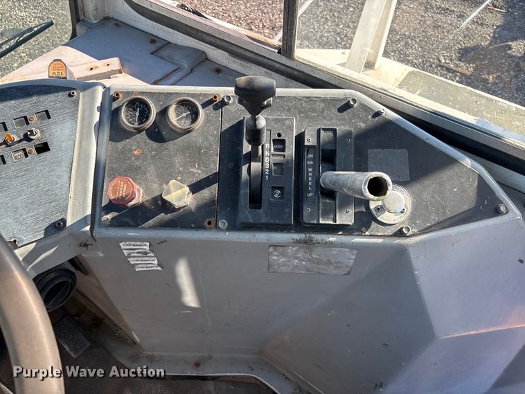 image for item YA1705 2005 Kalmar CYT 30 yard truck