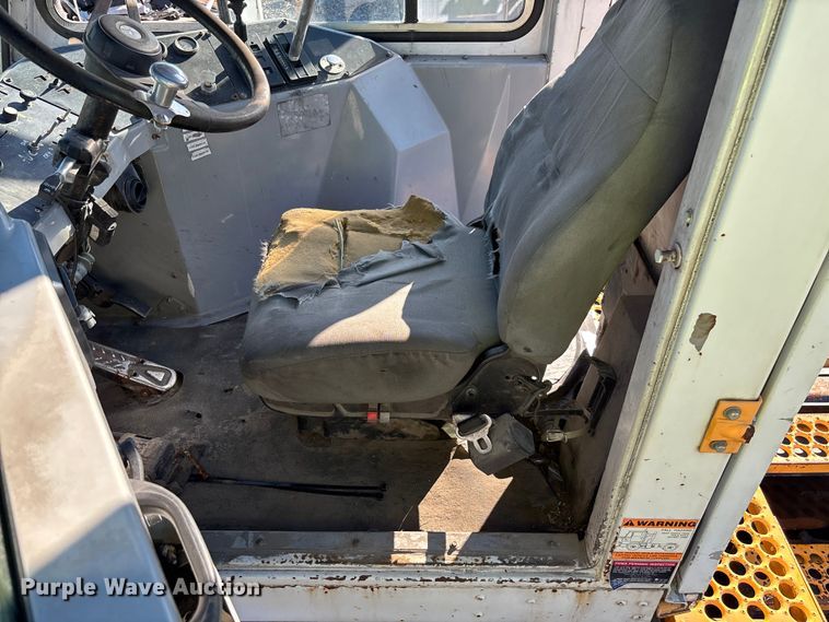 image for item YA1705 2005 Kalmar CYT 30 yard truck