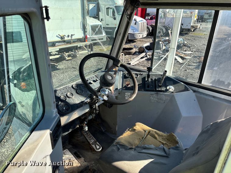 image for item YA1705 2005 Kalmar CYT 30 yard truck