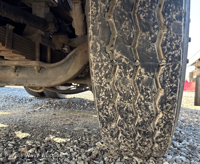 image for item YA1705 2005 Kalmar CYT 30 yard truck