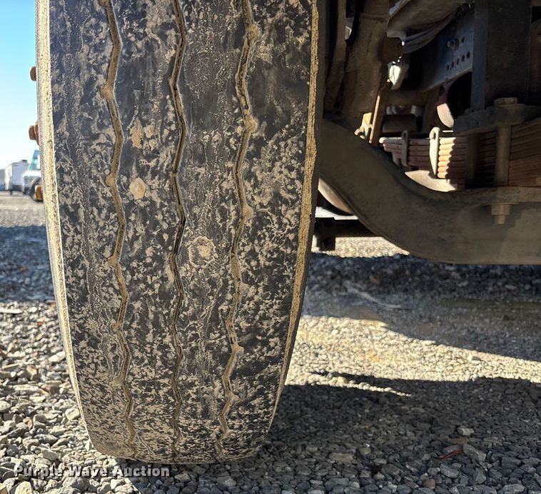 image for item YA1705 2005 Kalmar CYT 30 yard truck