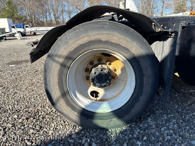 image for item YA1705 2005 Kalmar CYT 30 yard truck