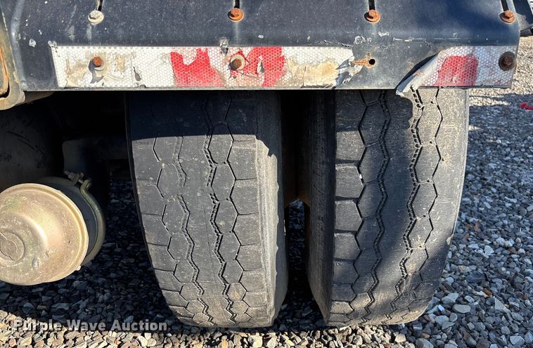 image for item YA1705 2005 Kalmar CYT 30 yard truck