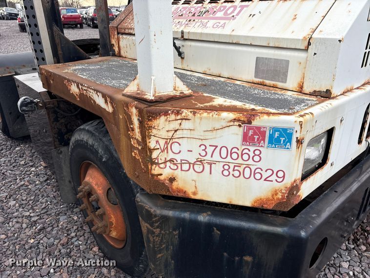 image for item YA1706 2010 Kalmar Ottawa  yard truck