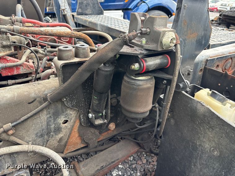 image for item YA1706 2010 Kalmar Ottawa  yard truck