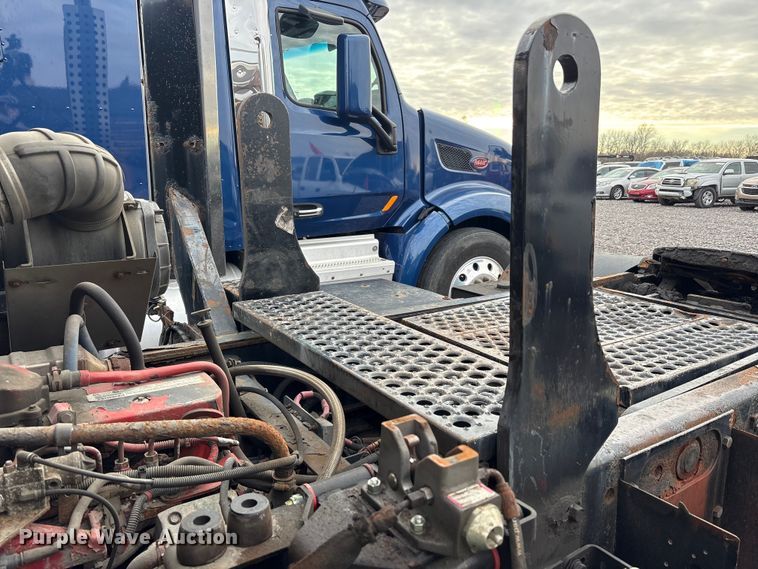 image for item YA1706 2010 Kalmar Ottawa  yard truck