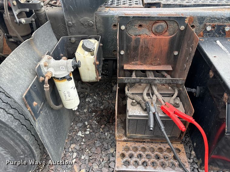 image for item YA1706 2010 Kalmar Ottawa  yard truck