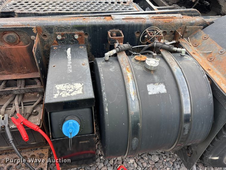 image for item YA1706 2010 Kalmar Ottawa  yard truck