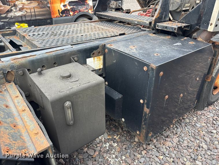 image for item YA1706 2010 Kalmar Ottawa  yard truck