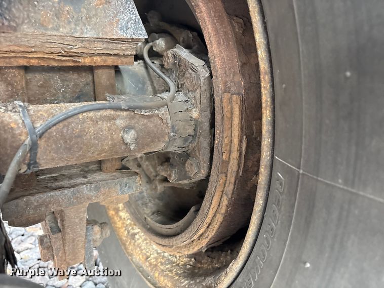 image for item YA1706 2010 Kalmar Ottawa  yard truck