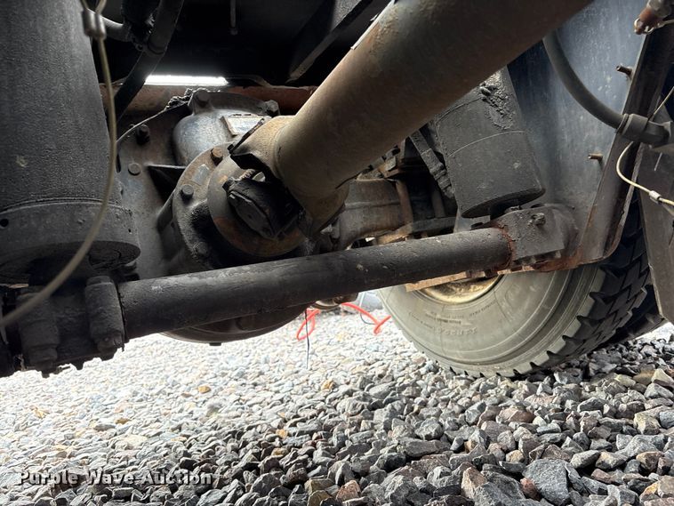 image for item YA1706 2010 Kalmar Ottawa  yard truck