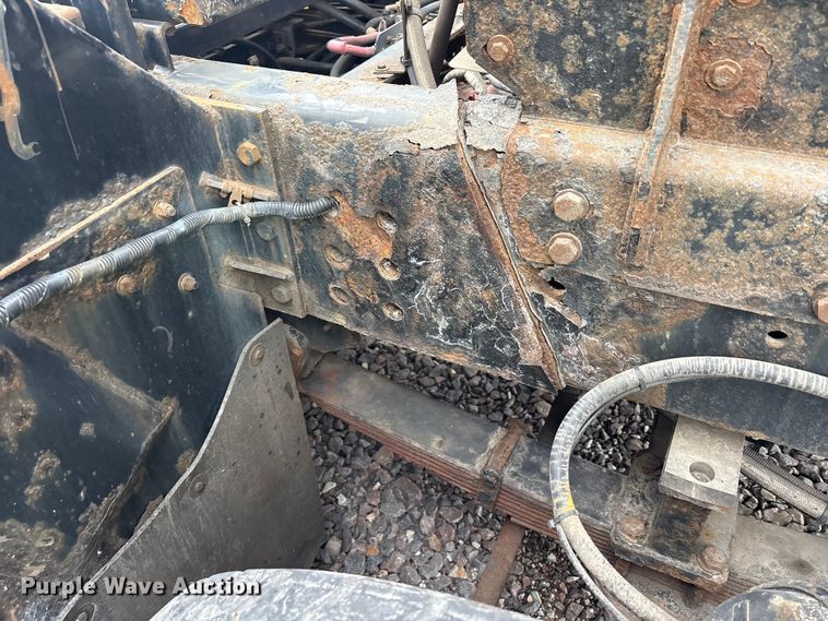 image for item YA1706 2010 Kalmar Ottawa  yard truck