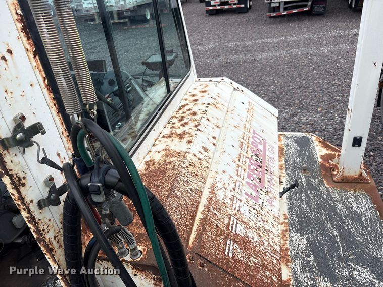 image for item YA1706 2010 Kalmar Ottawa  yard truck