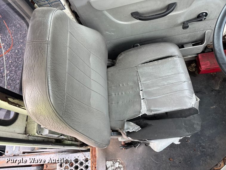 image for item YA1706 2010 Kalmar Ottawa  yard truck