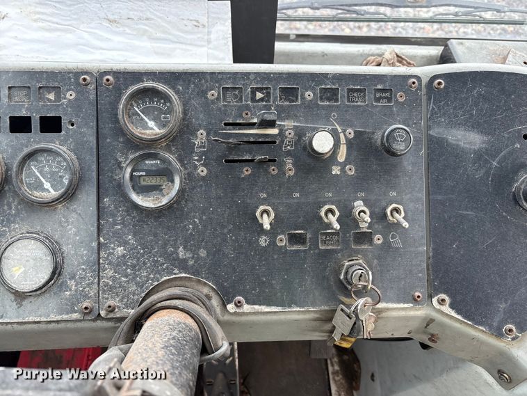 image for item YA1706 2010 Kalmar Ottawa  yard truck