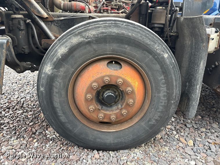 image for item YA1706 2010 Kalmar Ottawa  yard truck