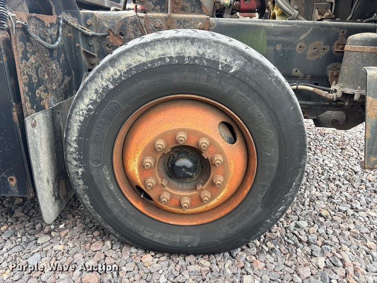 image for item YA1706 2010 Kalmar Ottawa  yard truck