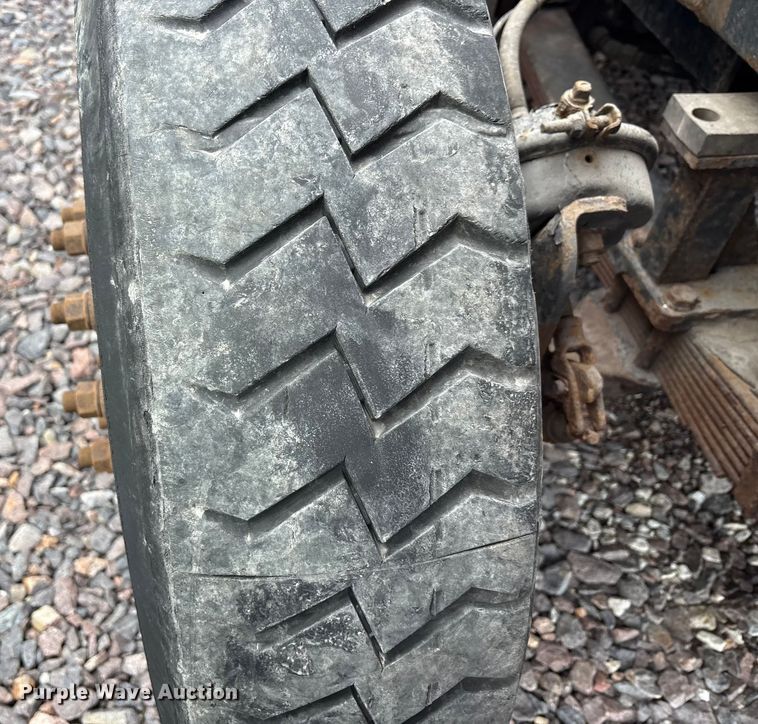 image for item YA1706 2010 Kalmar Ottawa  yard truck