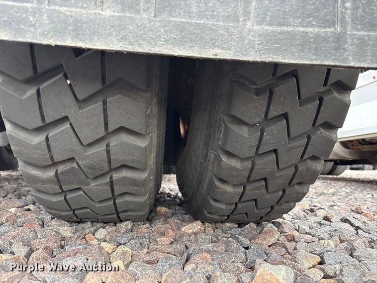 image for item YA1706 2010 Kalmar Ottawa  yard truck