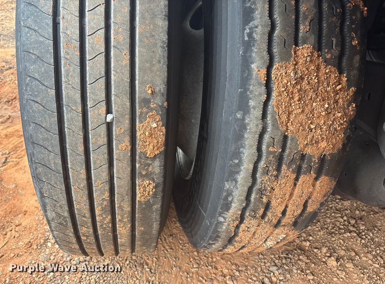 image for item YA1746 2023 Vanguard VXP dry van trailer