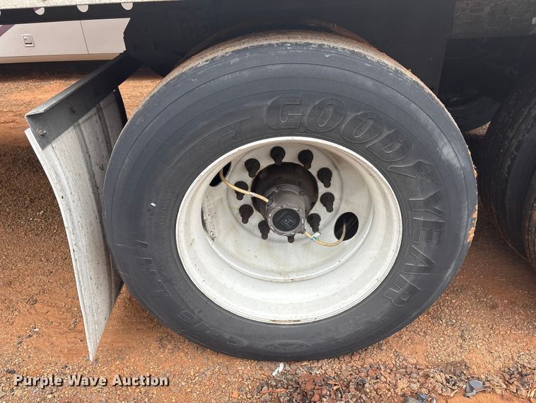 image for item YA1746 2023 Vanguard VXP dry van trailer