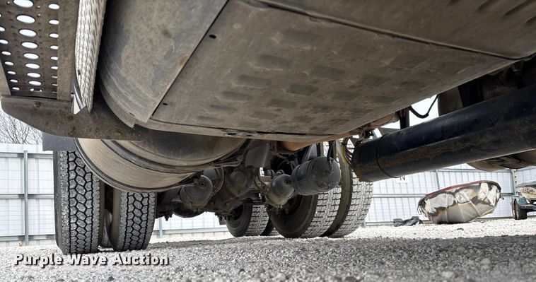 image for item YA1749 2016 Freightliner Cascadia 125 semi truck