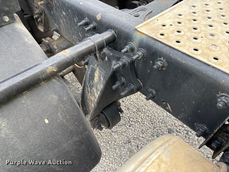 image for item YA1749 2016 Freightliner Cascadia 125 semi truck