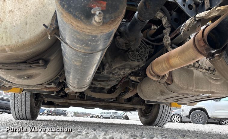 image for item YA1749 2016 Freightliner Cascadia 125 semi truck