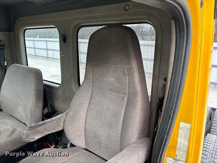 image for item YA1749 2016 Freightliner Cascadia 125 semi truck