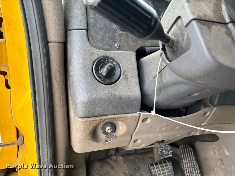 image for item YA1749 2016 Freightliner Cascadia 125 semi truck